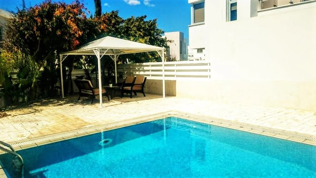 Colonial Beach Villa
