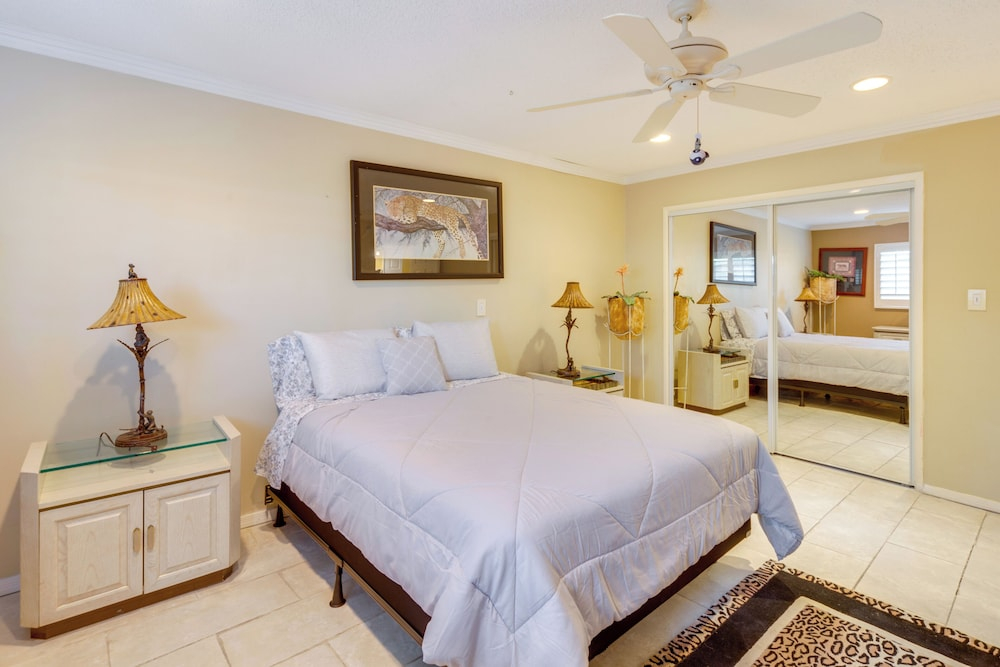 4 Mi to Indian Wells Tennis: Home w/ Mtn Views!