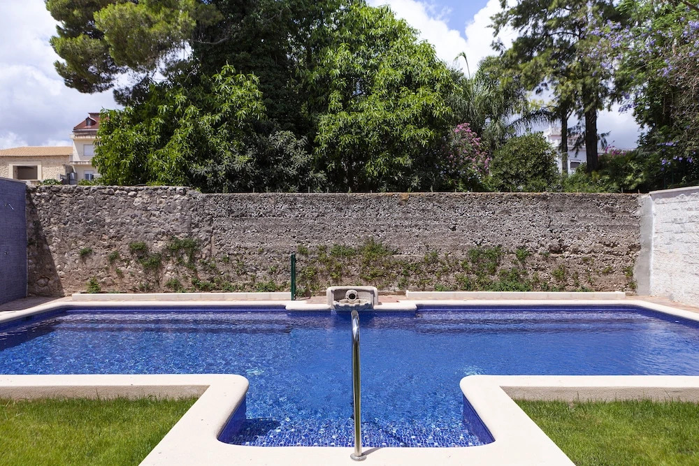 Ad Hoc Vitae Retreats & Health Only Adults