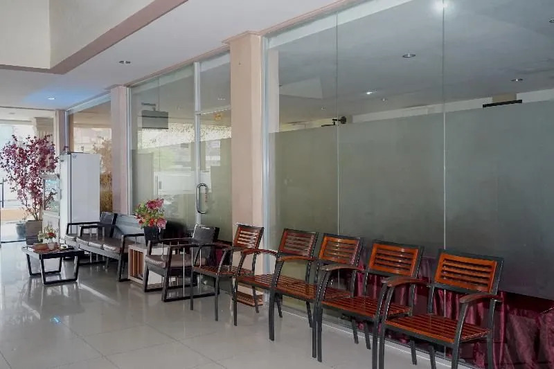 Oyo 629 Grand Vella Hotel