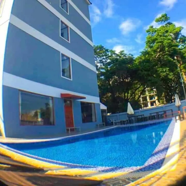 NuttyPhoy Hotel