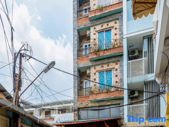Memories Stay Ho Hao Hon - Bright Balcony Studio with City View near Ben Thanh Market