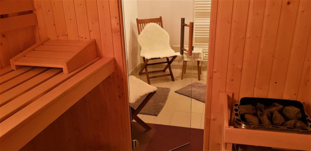 Mountain peaks Apartment with Sauna