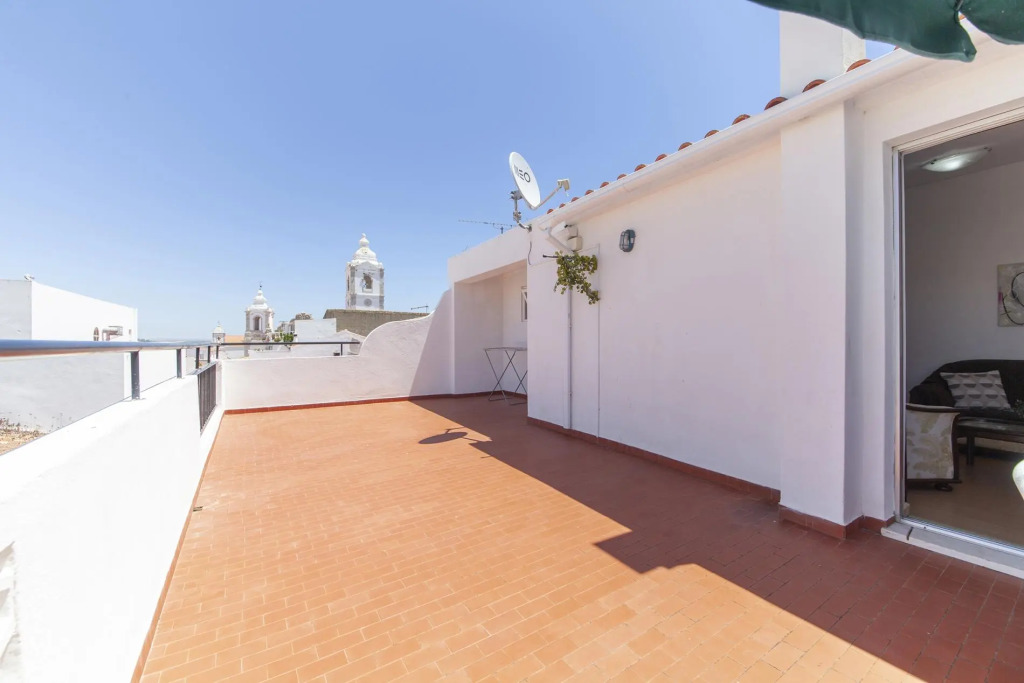 C08 - Central Sao Goncalo Townhouse