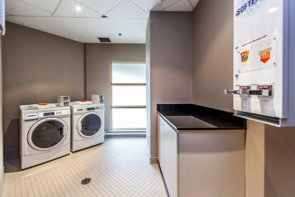 Holiday Inn Laval Montreal by IHG