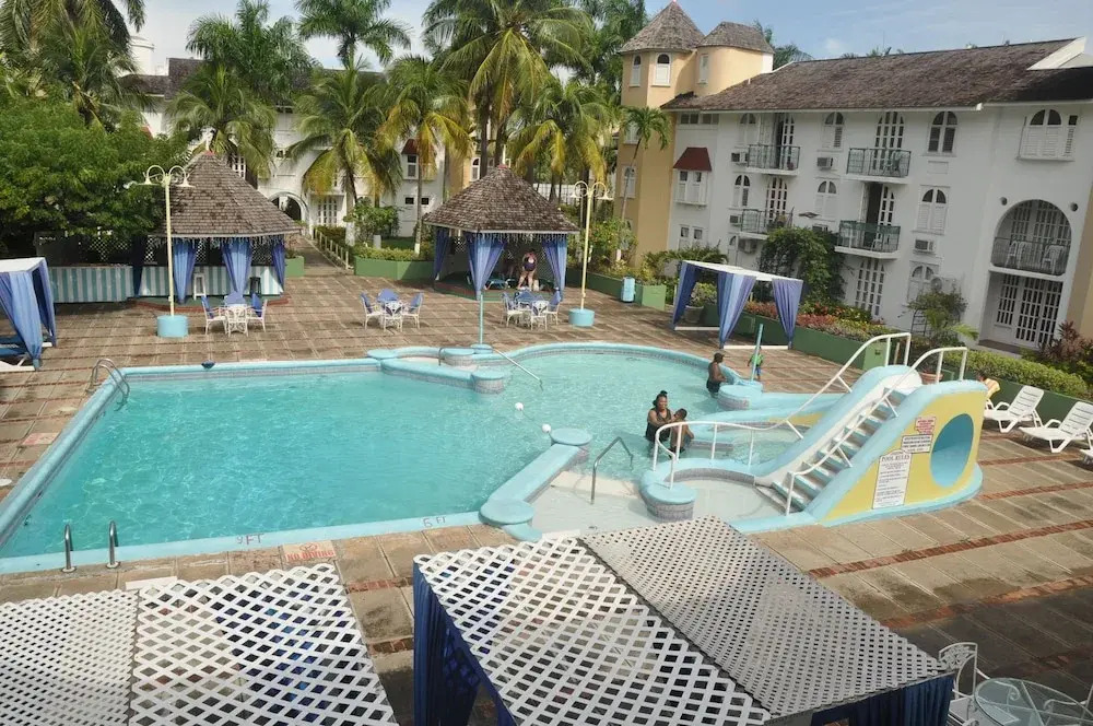 Ocho Rios Sandcastles Ocean View Fantastic Location Sleeps 4