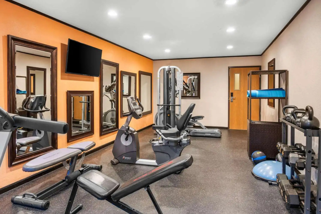 White Pine Inn & Suites