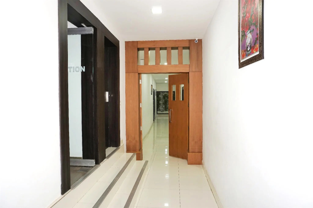Hotel Kochi Crown