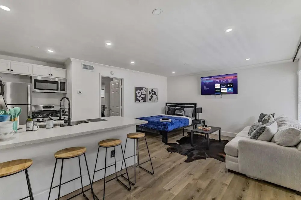 1BD Montrose Living Prime Location Comfy Beds