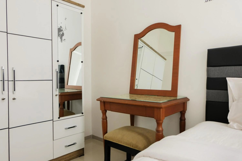 Artistic 2Br  Apartment Aeropolis Residence