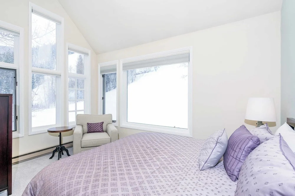 Etta Place Too 113 by Avantstay Close to Town & The Slopes! In Complex w/ Communal Pool & Hot Tub
