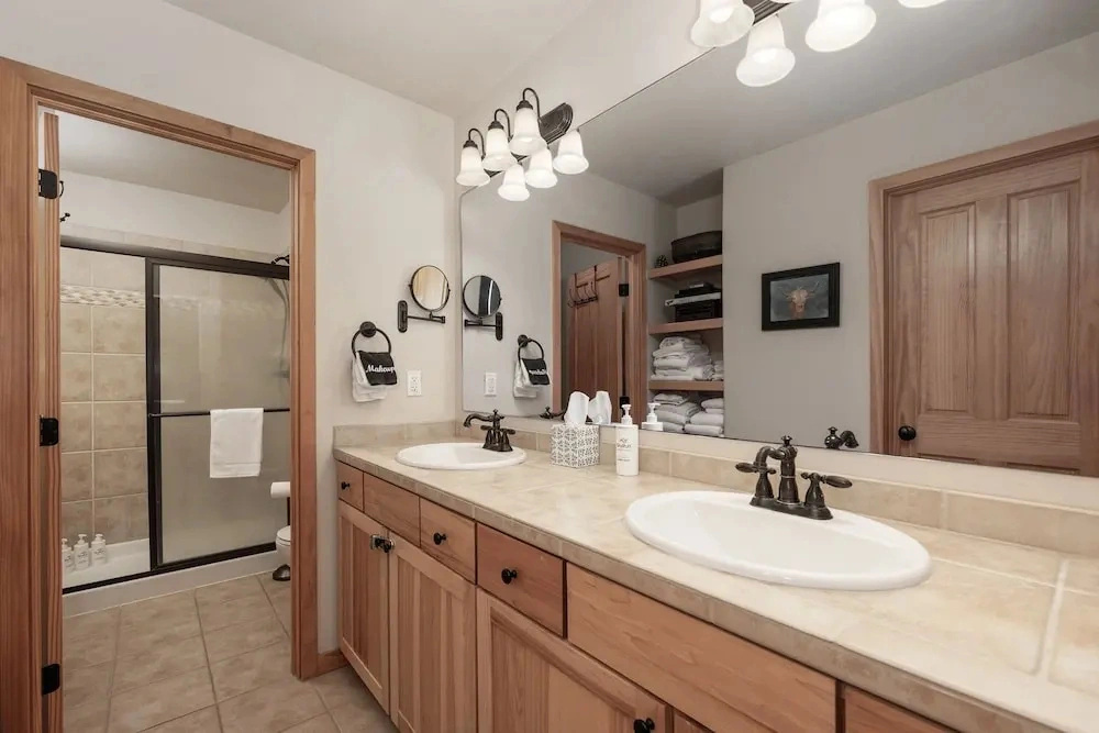 130 Discovery Court At Rendezvous 3 Bedroom Home