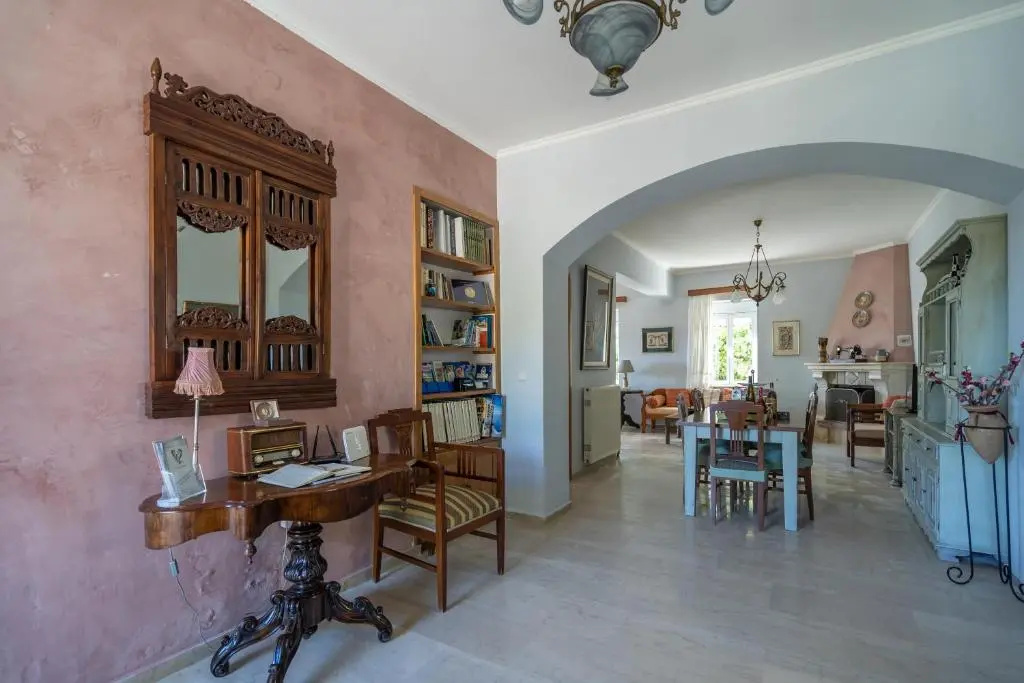 Dryades Villa