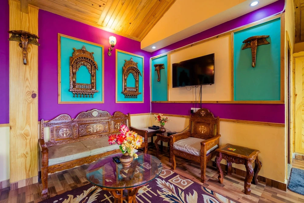 OYO 13294 Home Heritage 1BHK Clock Tower Mussoorie