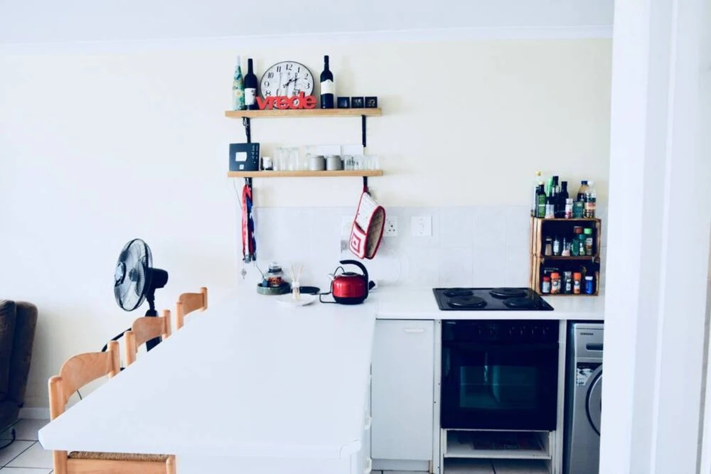 Bright Studio Apartment in Devils Peak