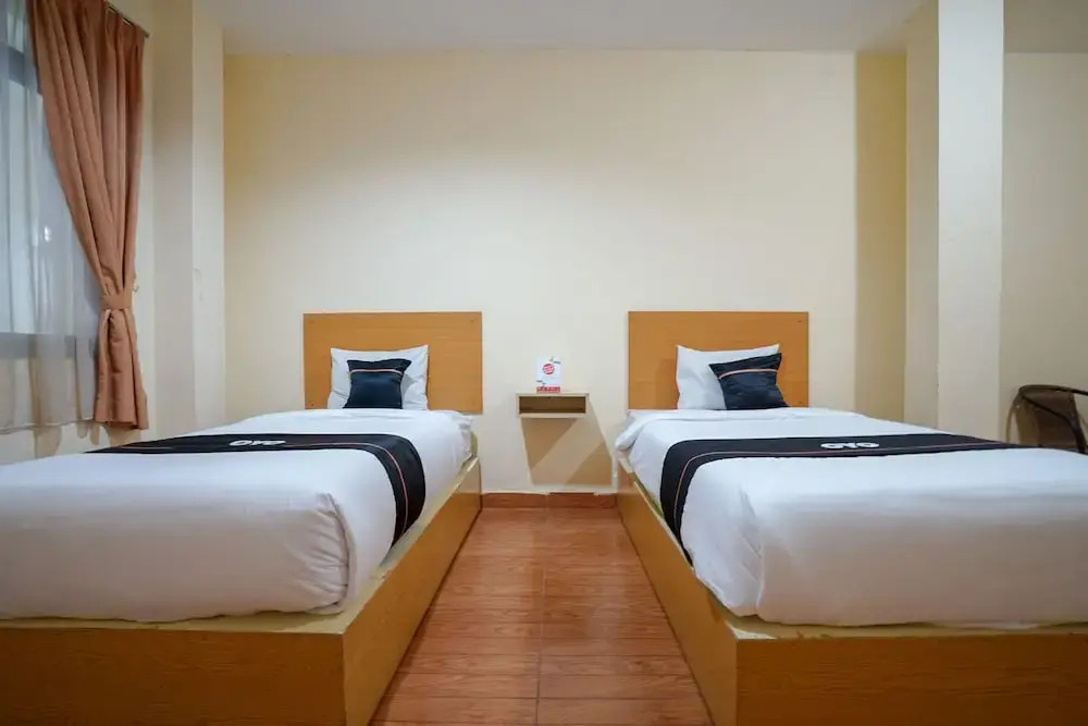 OYO 427 Hotel Galaxy