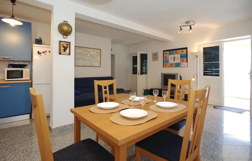 Amazing Home In Postira