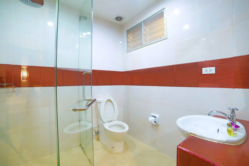 Lotus Hotel Patong