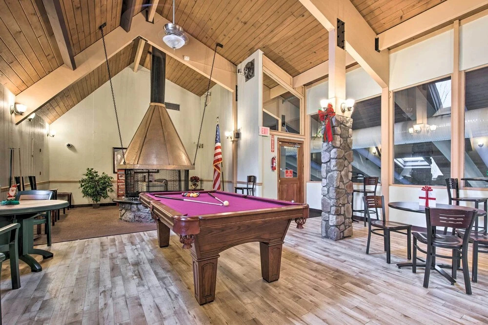 Hot Tub & Fire Pit! Gem in Big Bass Lake Community