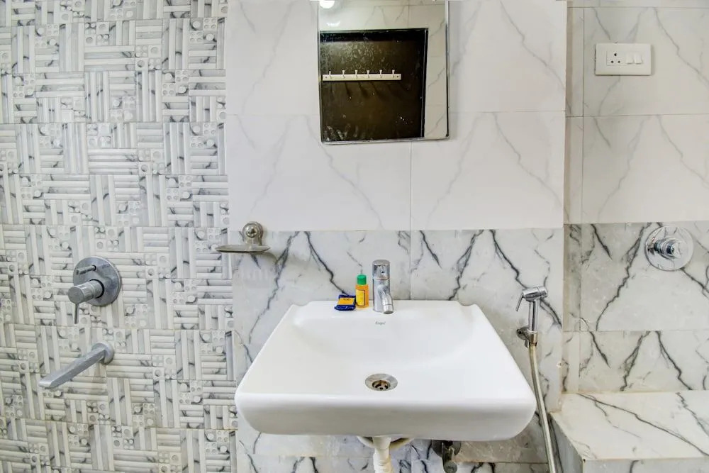 FabHotel Truvic