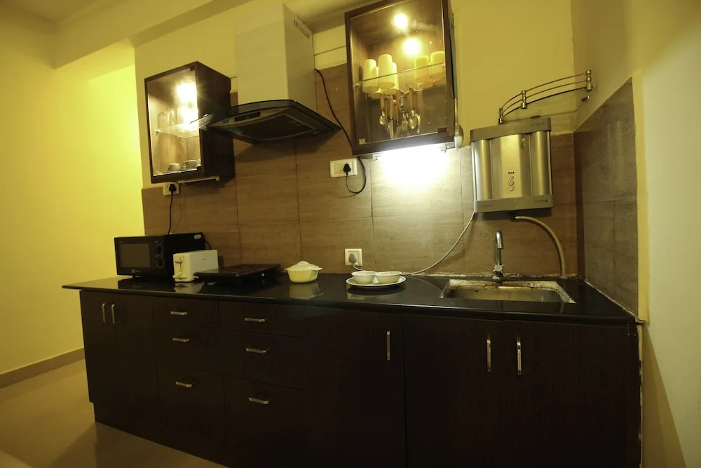 OYO 9868 Home Poolside 1 BHK Candolim