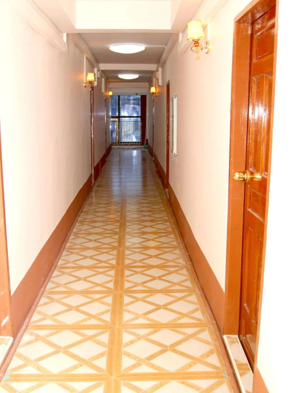 Everest Hotel