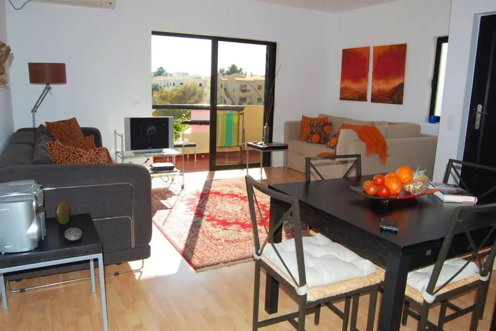 One bedroom appartement with shared pool balcony and wifi at Alvor 1 km away from the beach