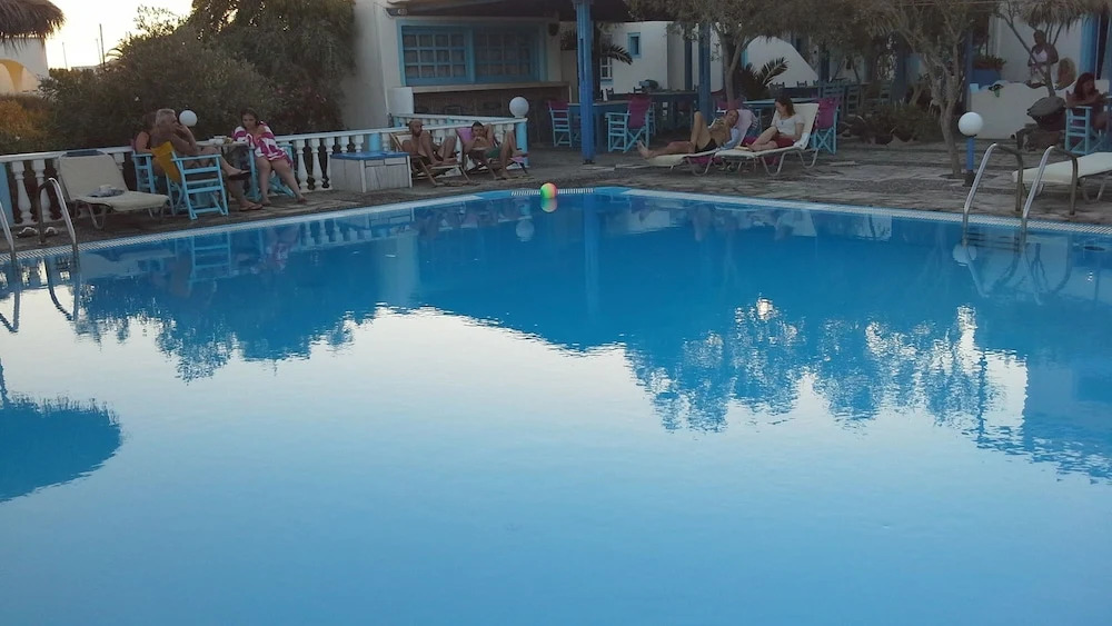 Studios Apartments Perivolos