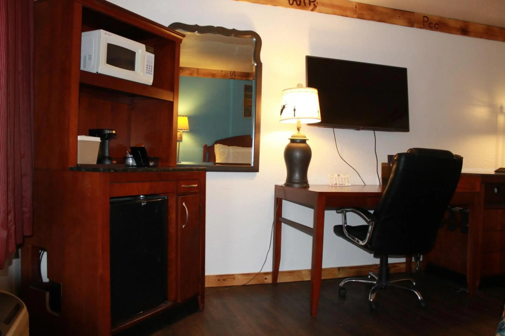 Wyatt Earp Hotel