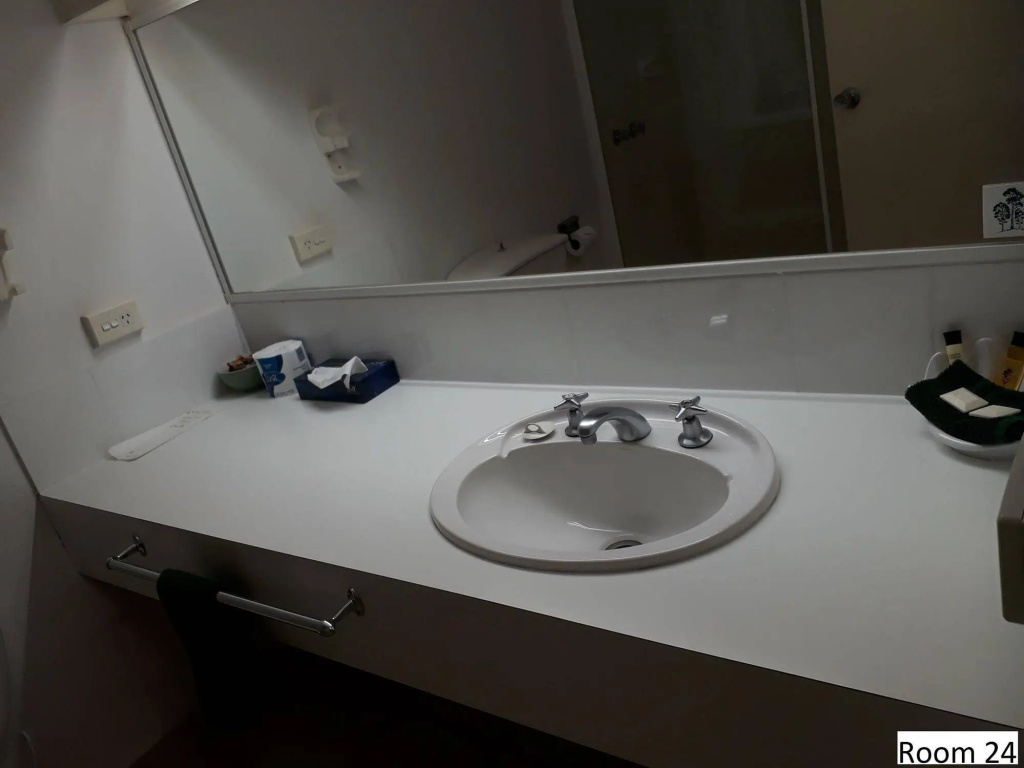 Moe Motor Inn - After Hours Check Inn Available