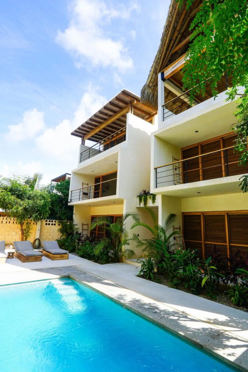 Casa Borka LUXURY FULLY FURNISHED BEACH CONDOS WITH POOL