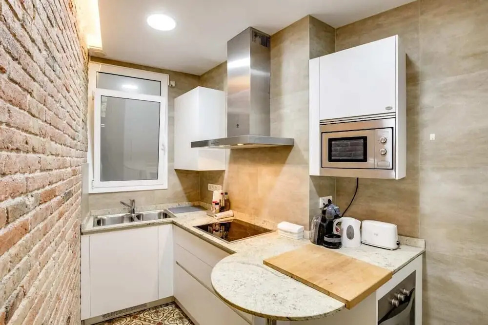 Designer 1 Bed Apartment near Plaza España