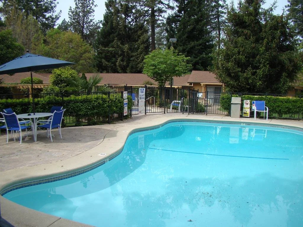 Ponderosa Gardens Motel