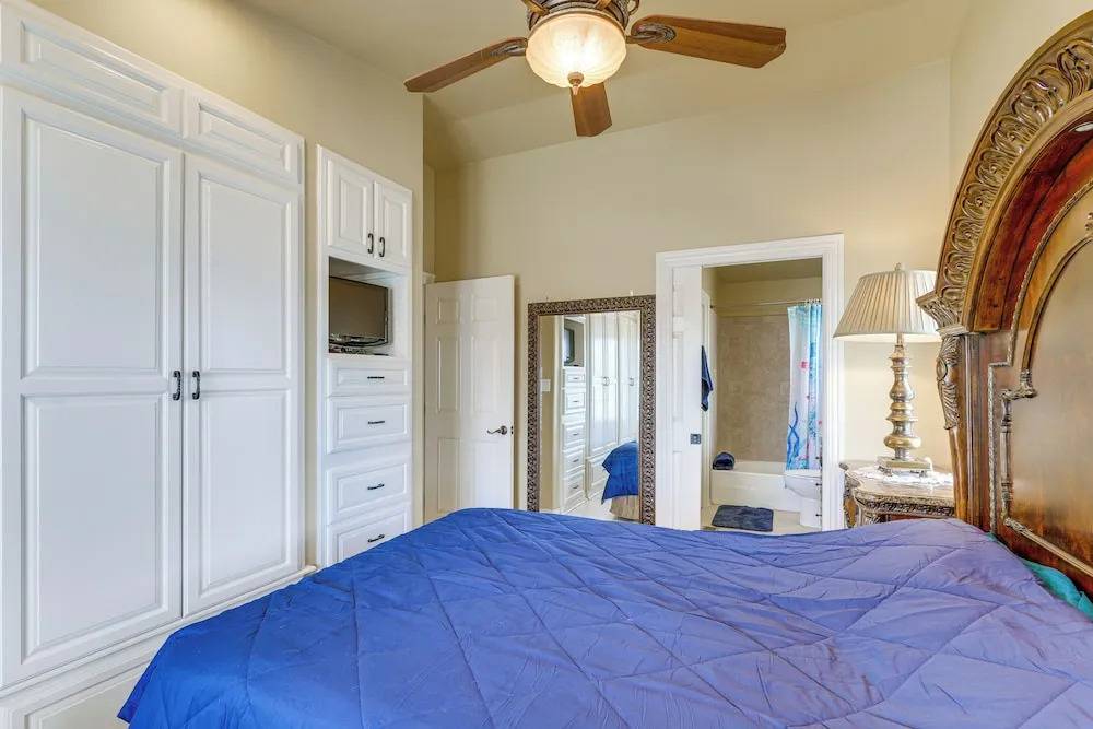 Wildlife Views & Dock! Long Island Village Escape