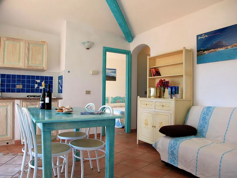Well-kept Apartment With two Bedrooms not far From the sea