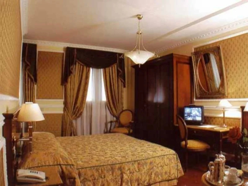Hotel Champagne Palace