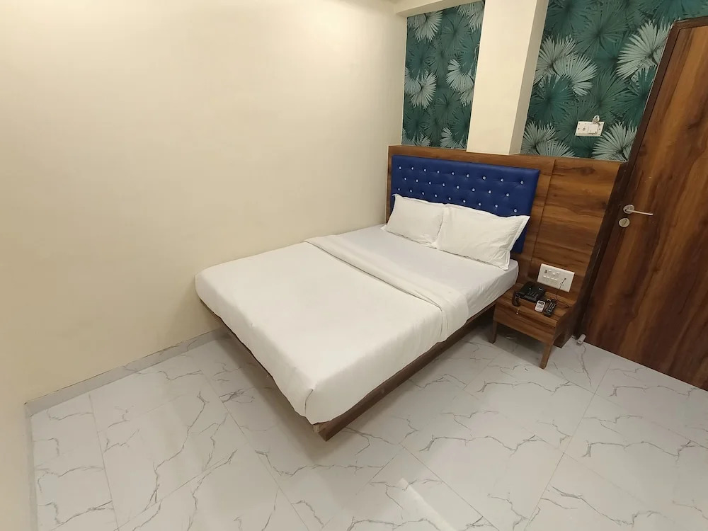 Hotel O King Residency Near Bharat Talkies