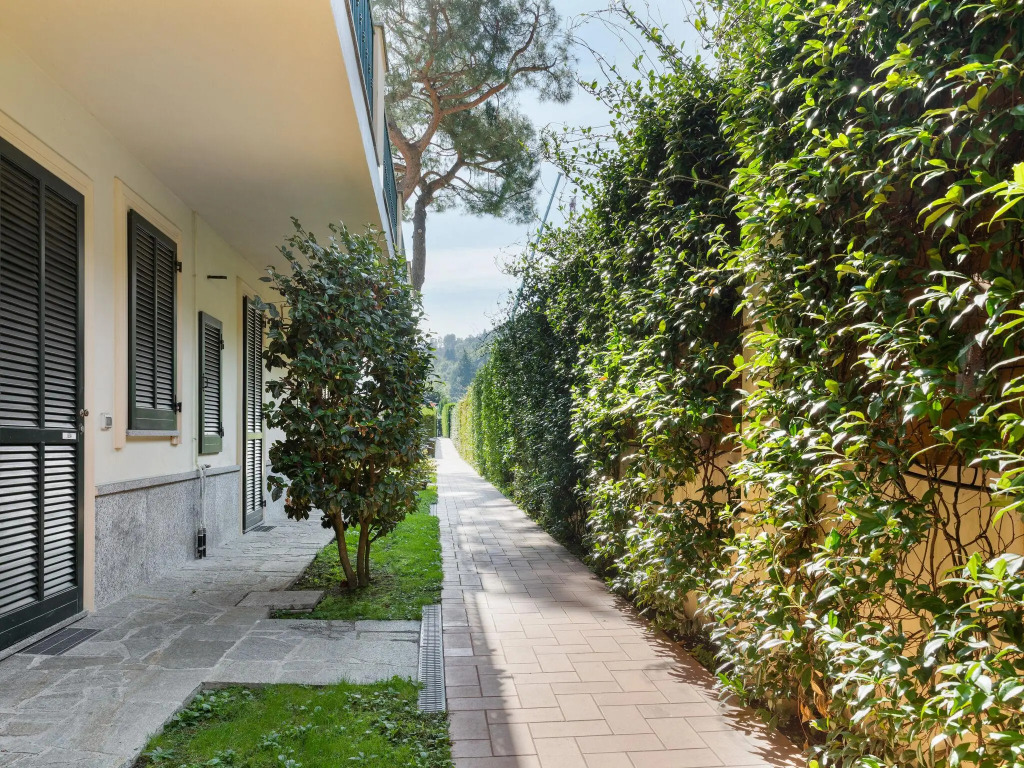 Residence Located on the Shores of Lake Maggiore