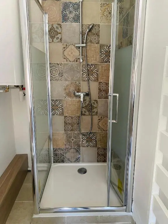 2nd floor Cozy Central Flat with free parking