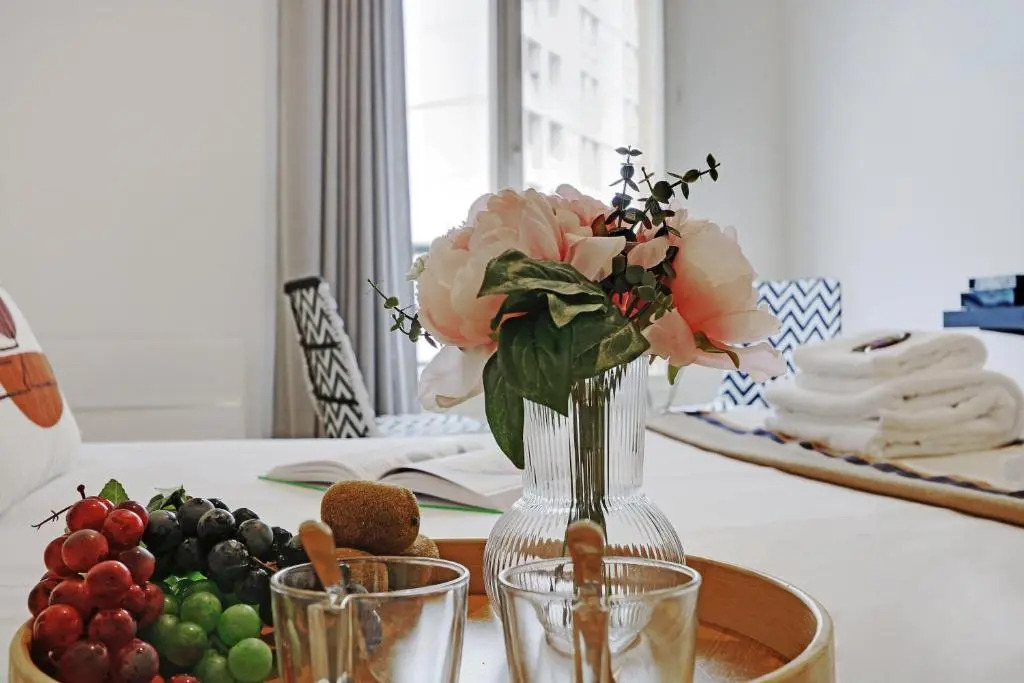 Buttes Chaumont - Sunny 2P apartment