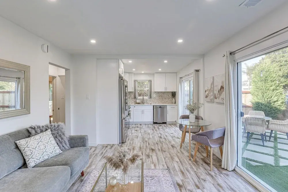 Pet-friendly Oceanside Gem w/ Patio, Walk to Beach
