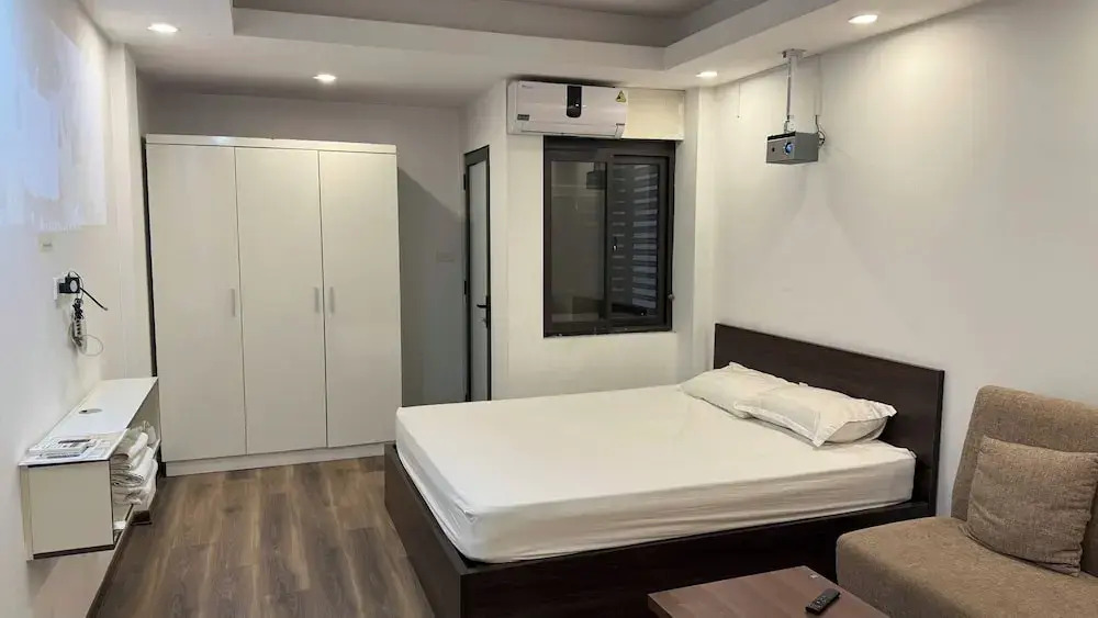 Era Apartment Ha Yen Quyet