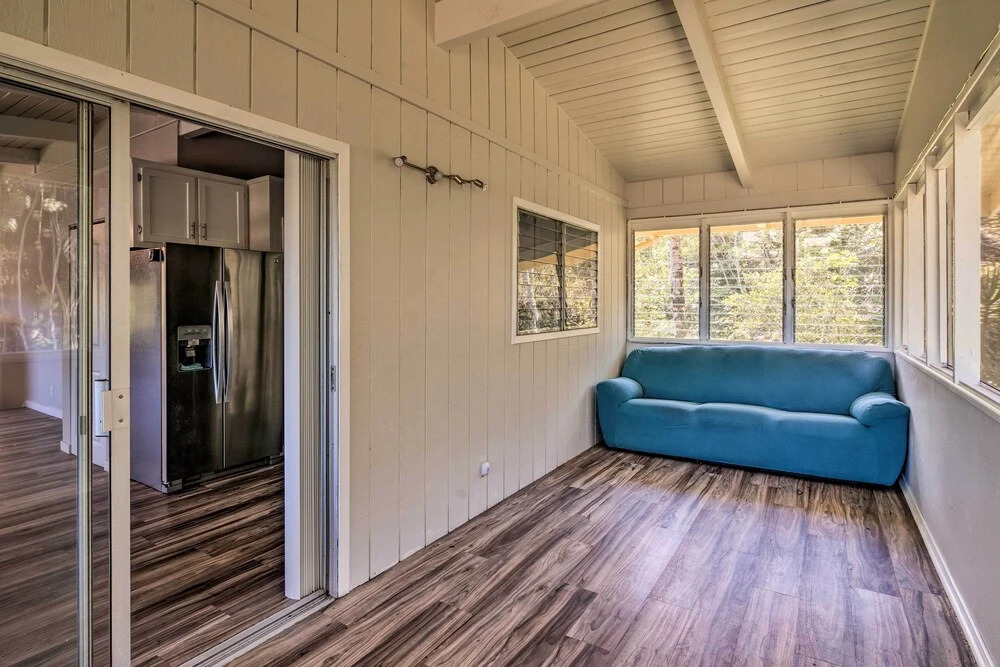 Sunny Pahoa Retreat: Snorkel, Hike & Shop!