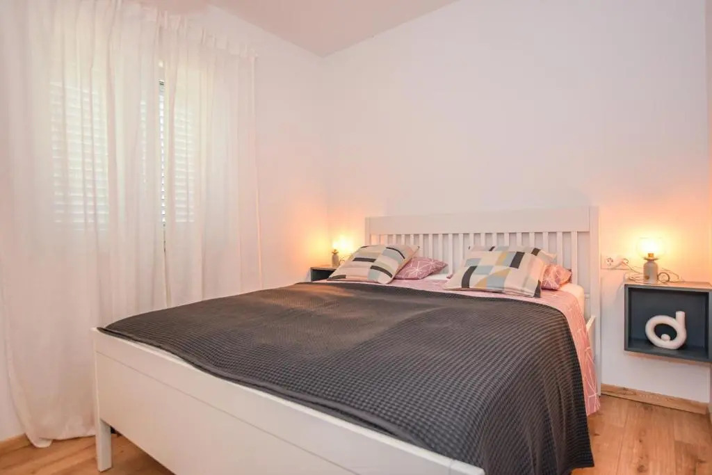 Apartments with parking space Mandre, Pag - 18839