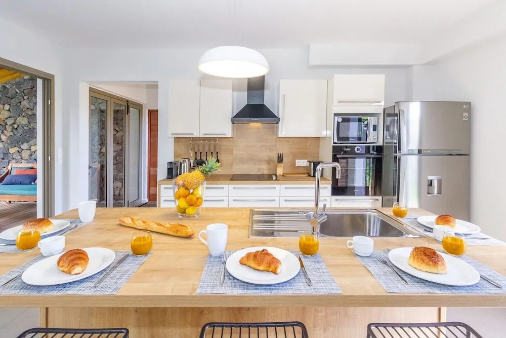 Escale Chic ! Villa de charme au cœur du village balnéaire de Saint-Gilles