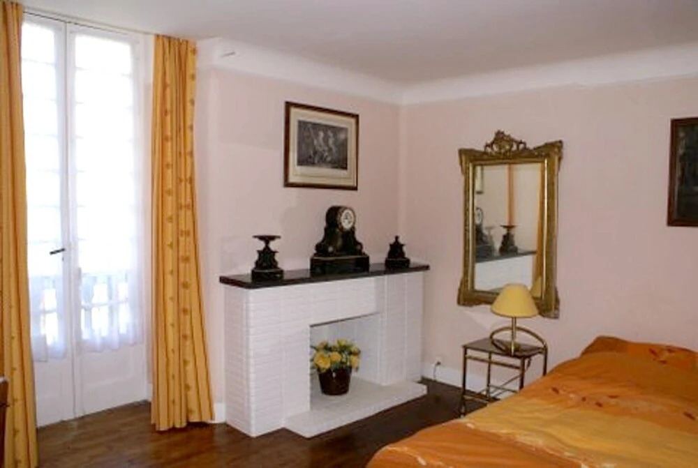 House With 5 Bedrooms in Bourdeilles, With Furnished Garden and Wifi -