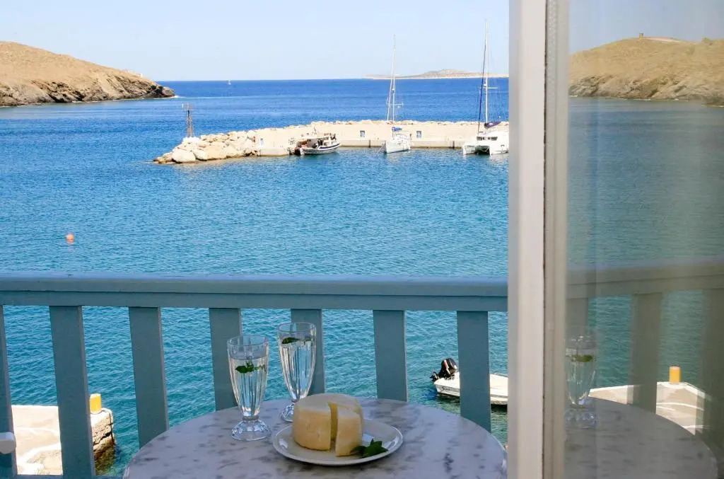 Paradissos Hotel