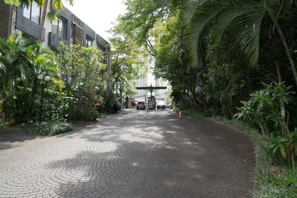 2BR Apartment with Private Bathtub at Galeri Ciumbuleuit 1