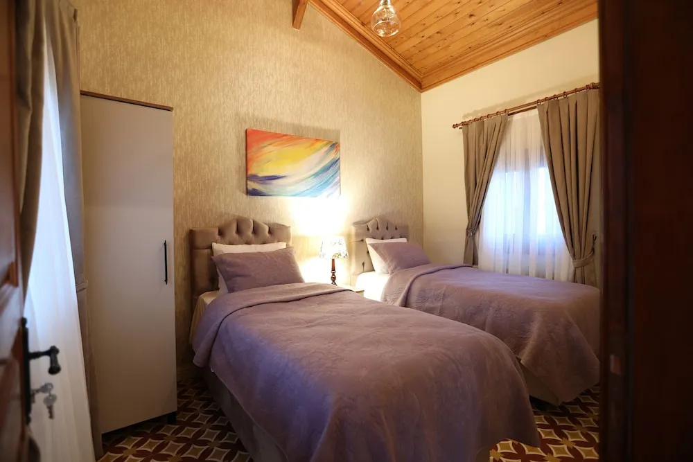 Tarihi Kumbaba Otel