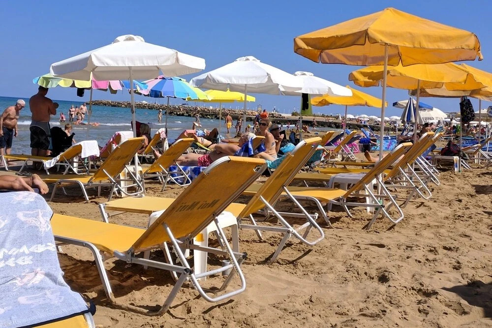 Theodosia apt Swim sunbathe beachfront